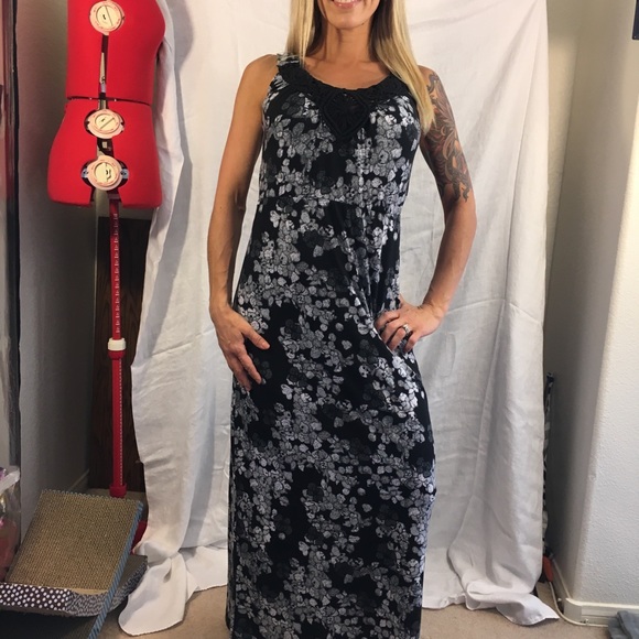 Faded Glory Black and White floor length dress - Picture 3 of 7